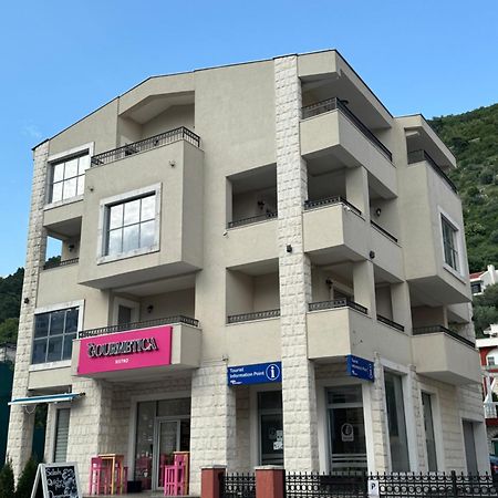Apartments Boreta บุดวา ภายนอก รูปภาพ